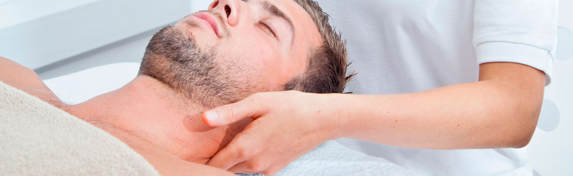 Bowen Therapist treatment to relieve neck pain